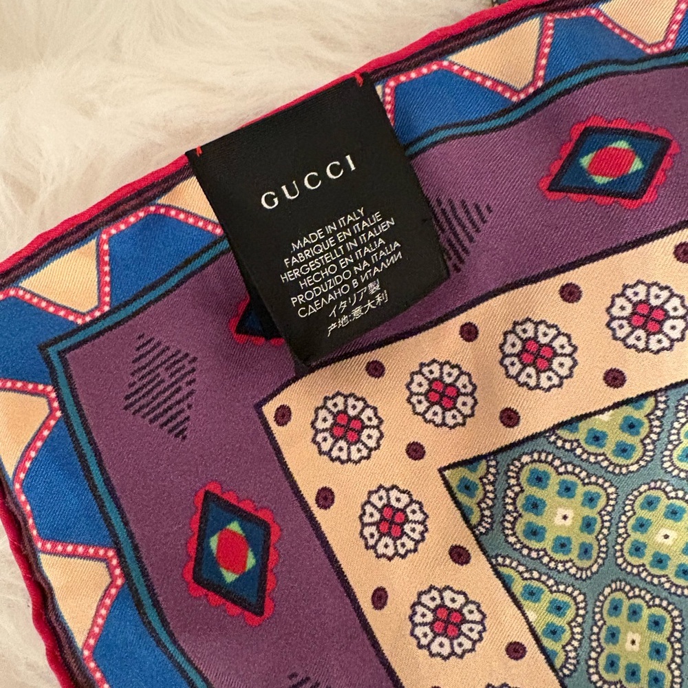 Gucci Multicolor Bee Print Silk Scarf - Picture 4 of 4